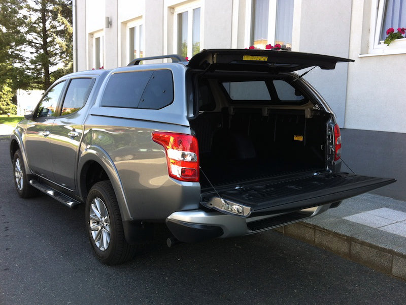 Hardtop Aeroklas cu geamuri cu deschidere laterala (pop-out) si inchidere centralizata (nevopsit), Mitsubishi L200, 2015-