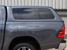 Hardtop Aeroklas cu geamuri cu deschidere laterala (pop-out) si inchidere centralizata, Toyota Hilux, 2015-