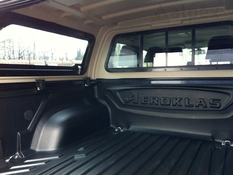 Hardtop Aeroklas cu geamuri cu deschidere laterala (pop-up vopsit), Ford Ranger/Raptop/Wildtrack, cabina dubla, 2011-2022