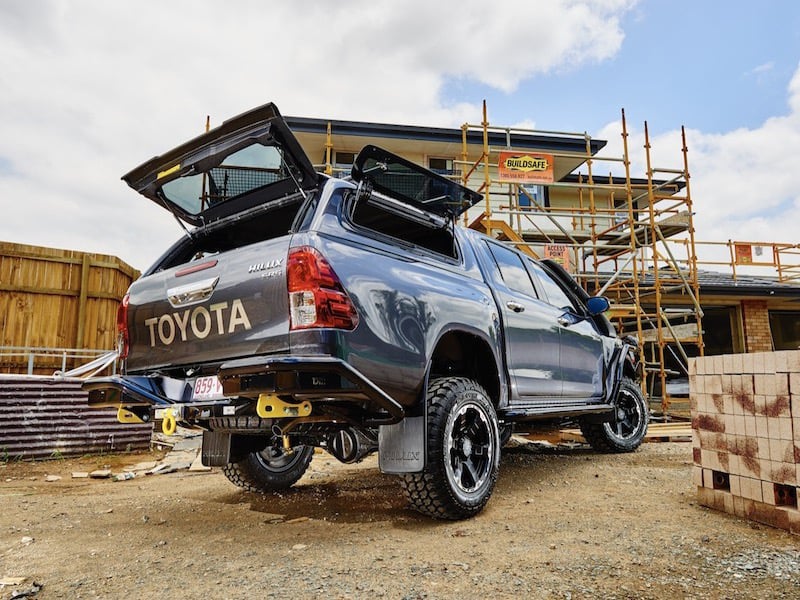 Hardtop Aeroklas cu geamuri cu deschidere laterala (pop-up) si inchidere centralizata, Toyota Hilux, 2015-