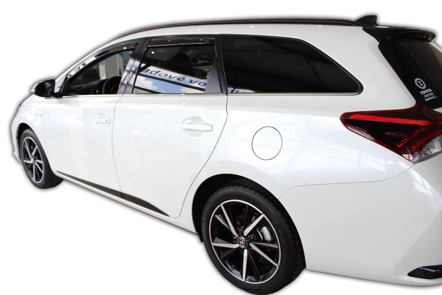 Set paravanturi fata si spate Team HEKO, Toyota Auris, combi, 5 usi, 2012-2019