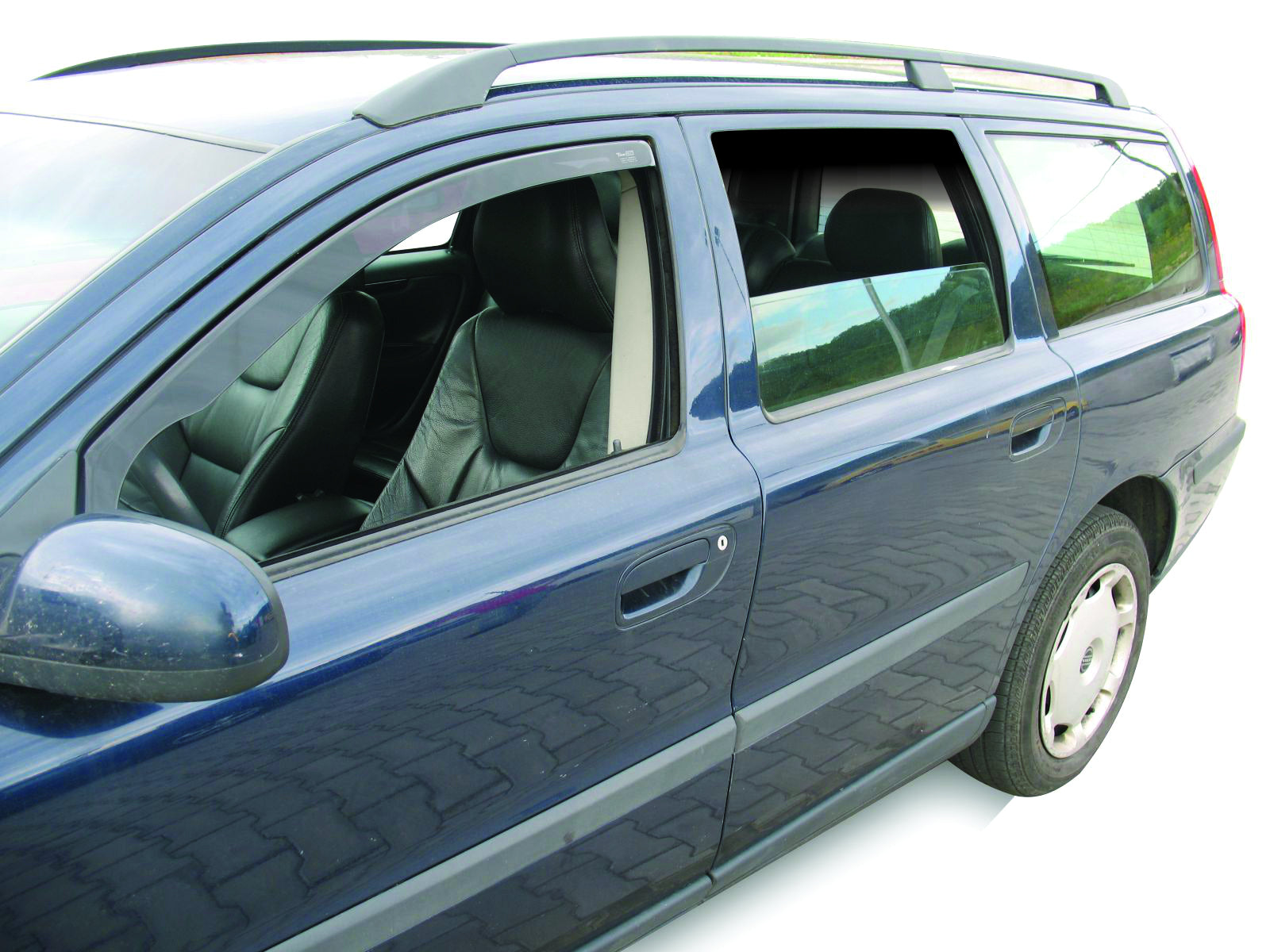 Set paravanturi fata si spate Team HEKO, Volvo V70, combi, 5 usi, 2000-2007