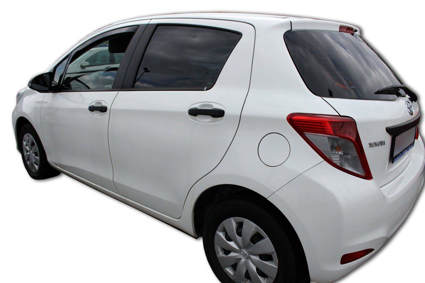 Set paravanturi fata Team HEKO, Toyota Yaris (hybrid), hatchback, 5 usi, 2010-2019