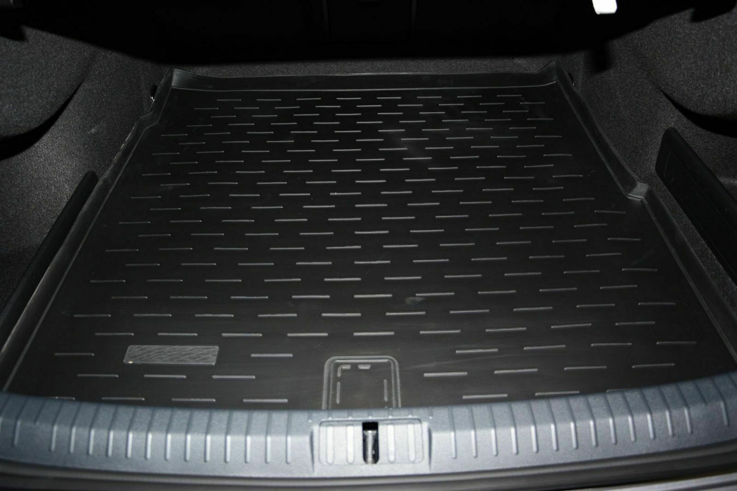 Tavita de portbagaj Premium, Volkswagen Passat (B8), berlina, 2015-