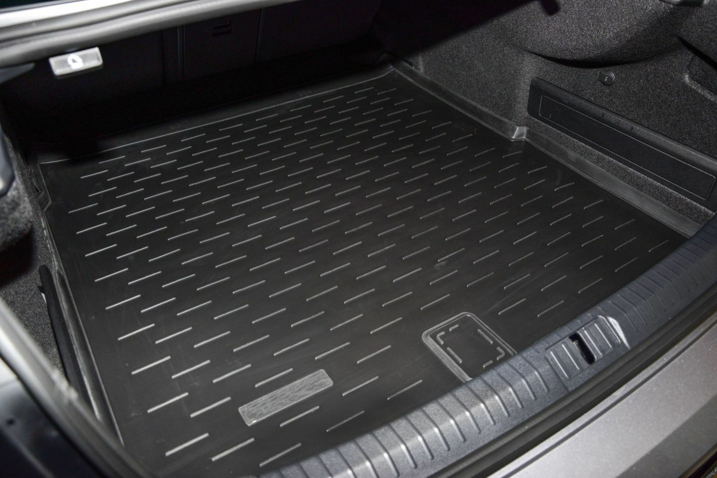 Tavita de portbagaj Premium, Volkswagen Passat (B8), berlina, 2015-